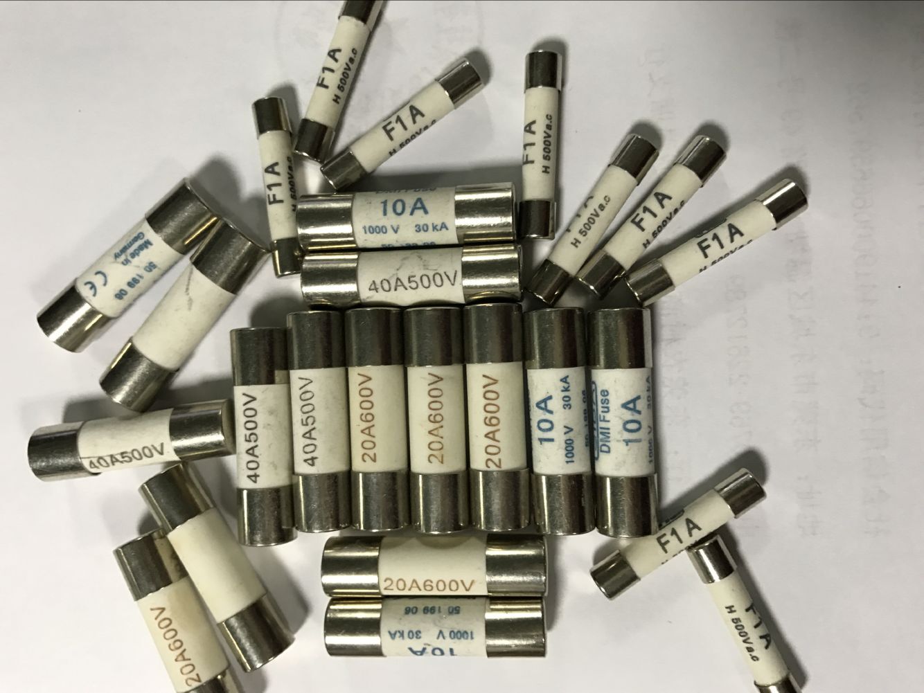 Fuses vs Circuit Breakers: What’s the Difference?