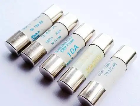 Fuses vs Circuit Breakers: What’s the Difference?