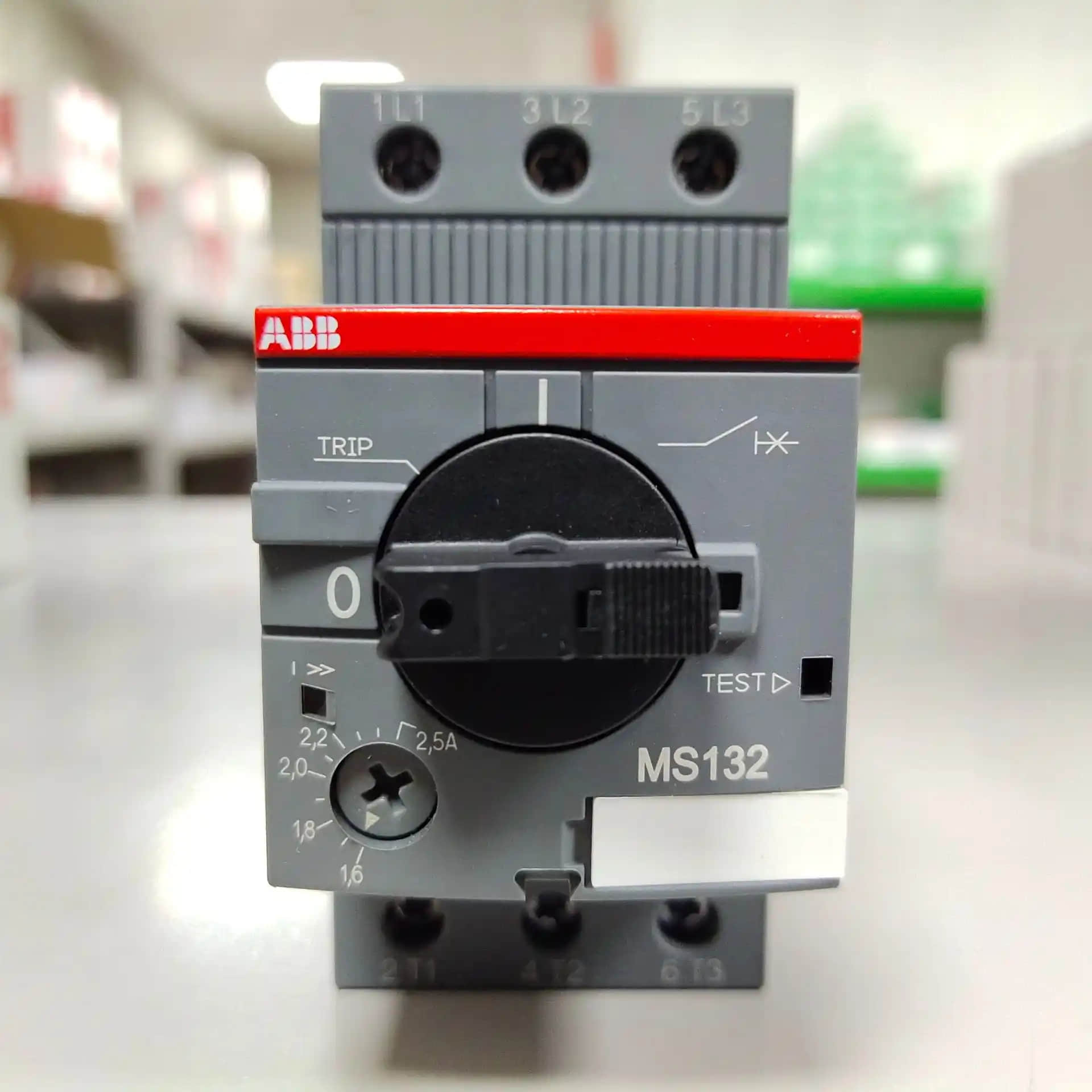 Choosing the Right Circuit Breaker: Your Essential Guide