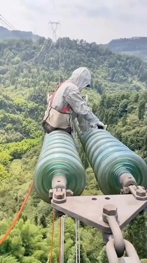 How to Safely Replace Suspension Insulators