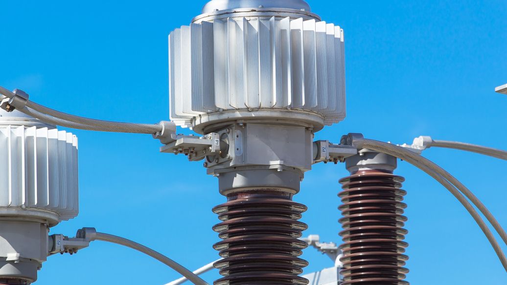 How do we select the fuse for a surge arrester?
