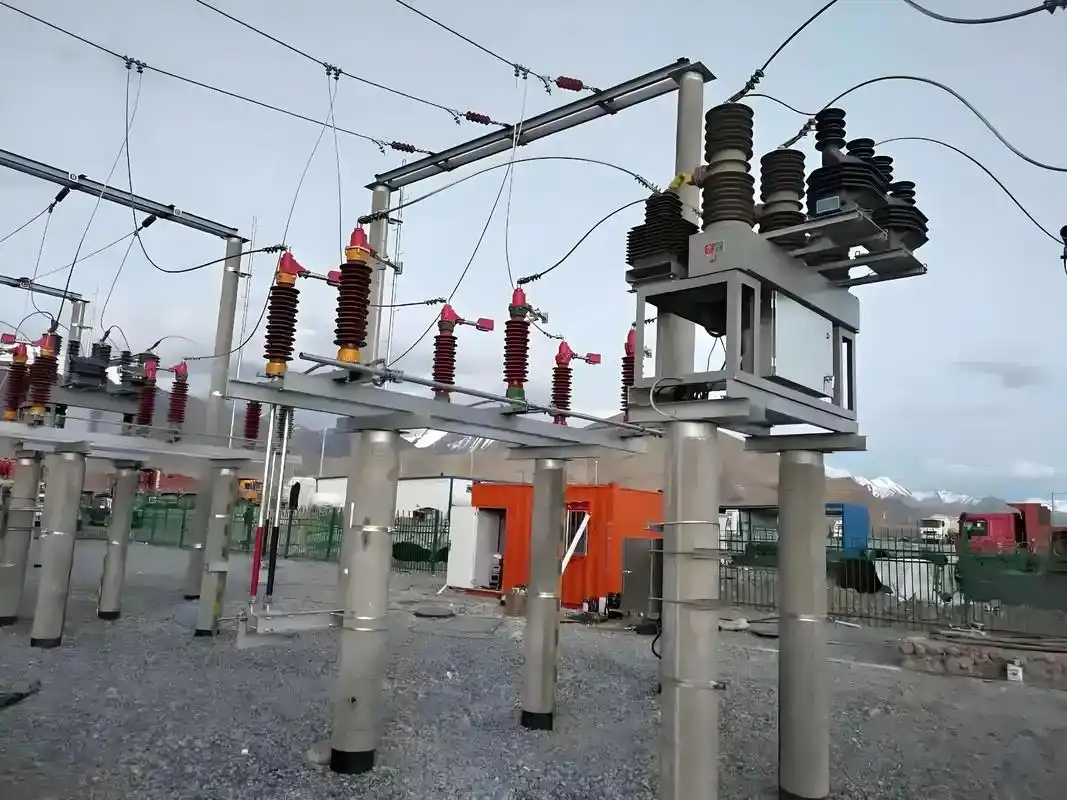 What is a smart circuit breaker?