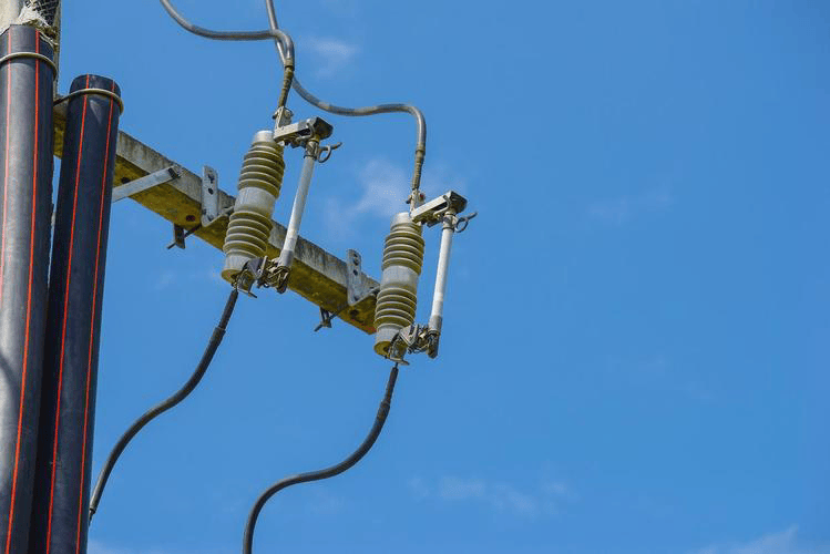 Fuse Cutout Selection Guide: 15kV vs 35kV