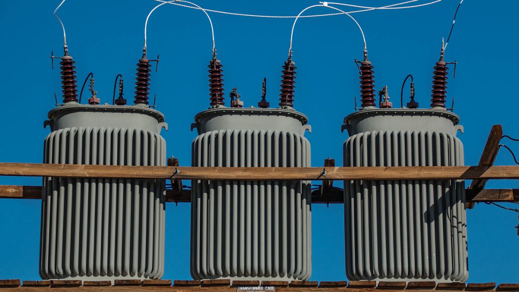 Различия и области применения однофазных и трехфазных трансформаторов