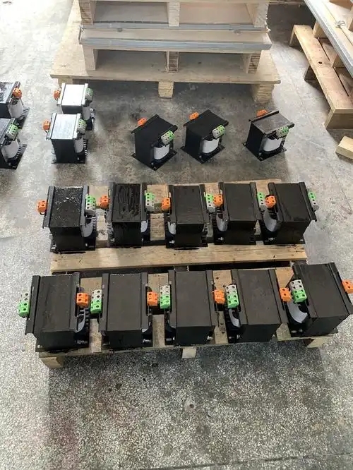 Сколько существует типов низковольтных трансформаторов