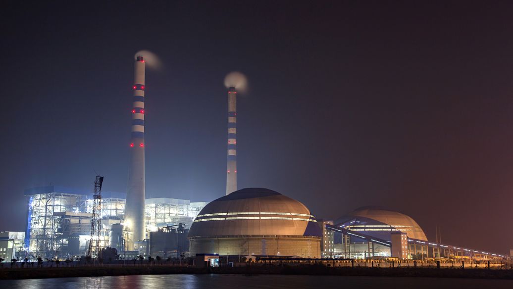 Высокопроизводительный выкатной вакуумный выключатель для среднеоборотных сетей