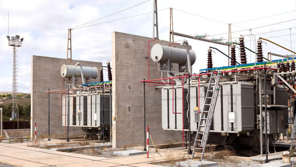 Лучшие трансформаторы распределения питания для центров обработки данных, использующих ИИ.