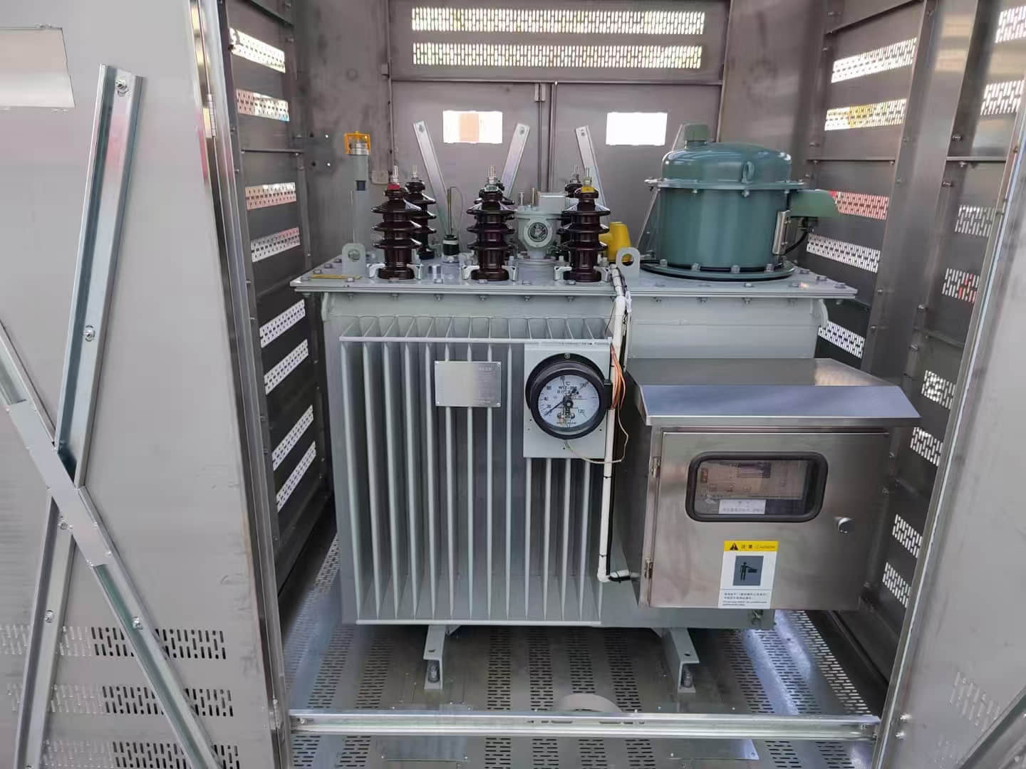 Oil-Immersed Transformer vs Voltage Regulator: Key Differences Explained Oil-Immersed Transformer vs Voltage Regulator: Key Differences Explained