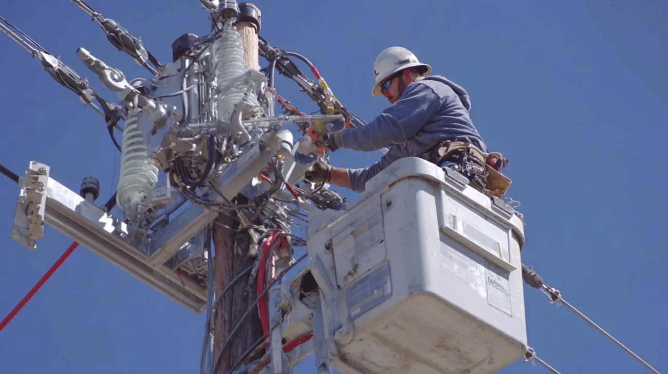 Best Pole Mounted Vacuum Circuit Breaker Guide and Specs