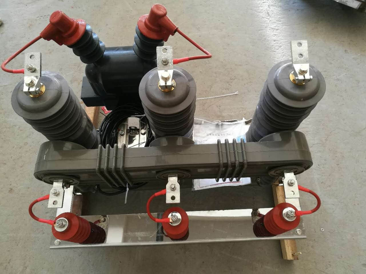 Why 12kV VCBs Fail in the Field: Lessons from 12 Years of Maintenance and Commissioning