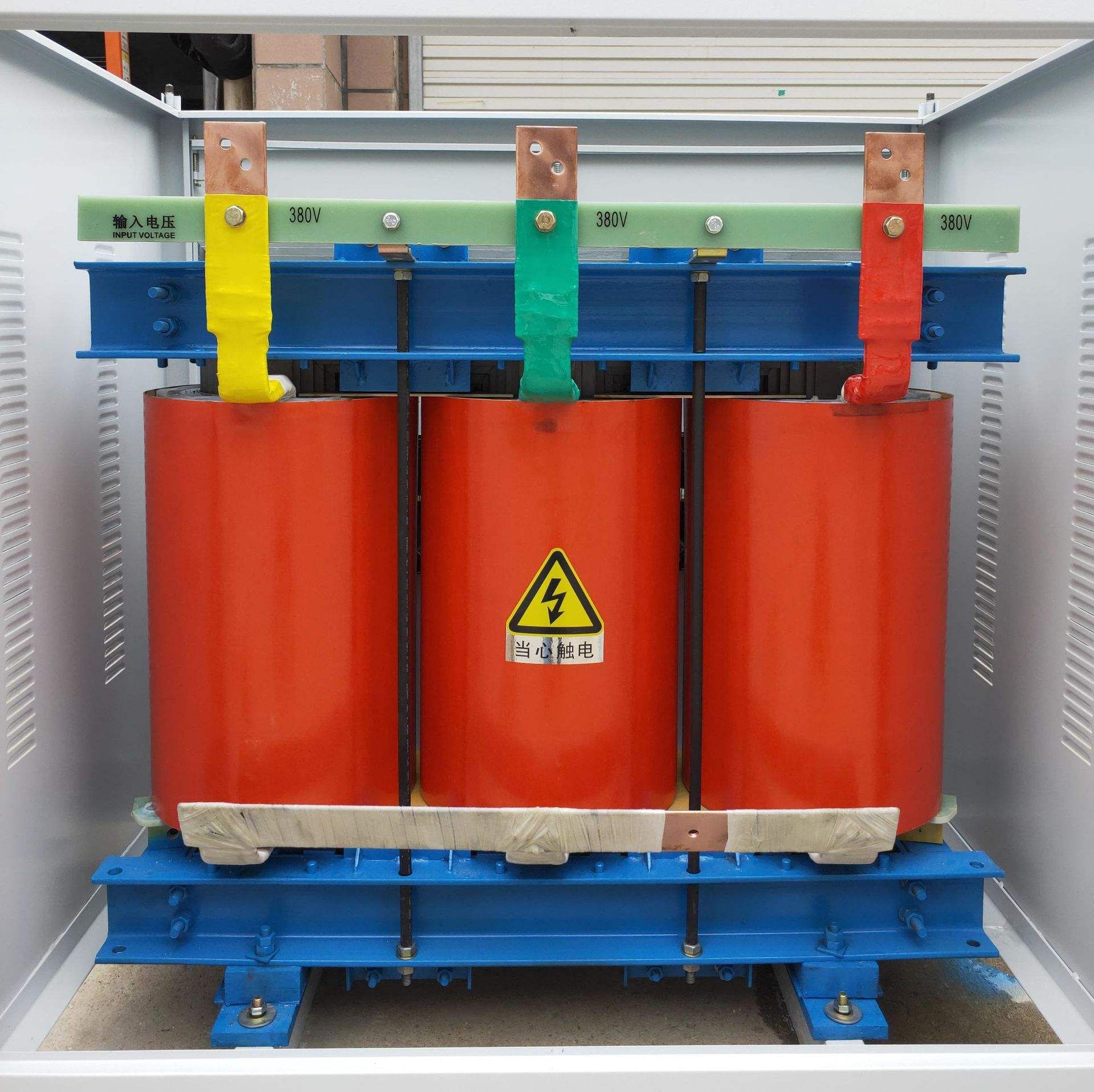 How Does a 3-Phase Transformer Work? Operation, Connections, and Real-World Analy