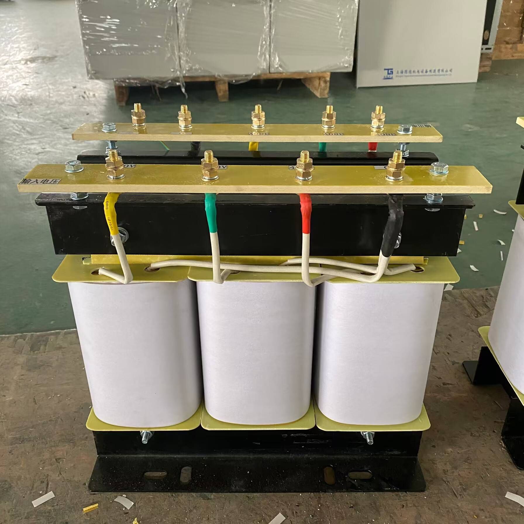 How Does a 3-Phase Transformer Work? Operation, Connections, and Real-World Analy