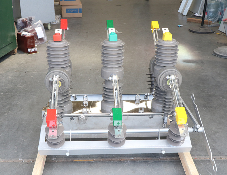 ZW32-12GG 12kV 630A Double-Power Double-Isolation Outdoor Vacuum Circuit Breaker ZW32-12GG 12kV 630A Double-Power Double-Isolation Outdoor Vacuum Circuit Breaker