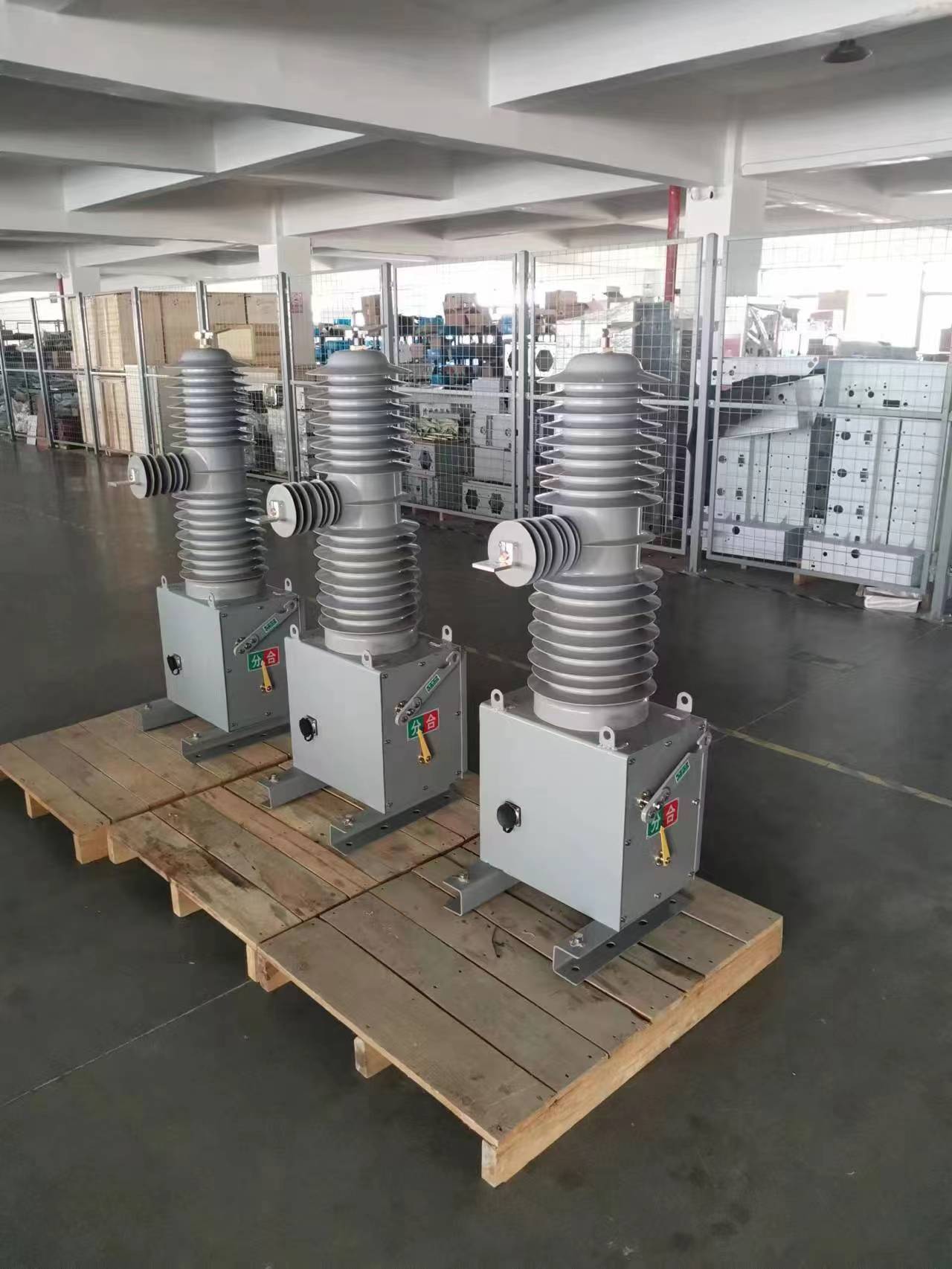 ZW32-40.5 (35kV) Single Pole Outdoor High Voltage Vacuum Circuit Breaker ZW32-40.5 (35kV) Single Pole Outdoor High Voltage Vacuum Circuit Breaker