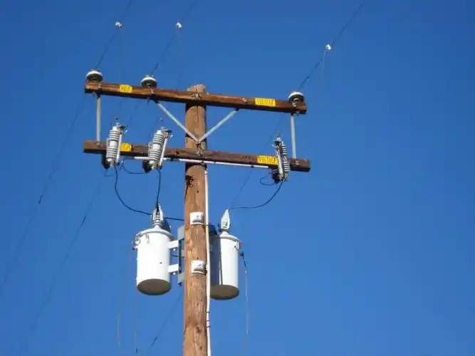 Single Phase Transformer Guide: Working Principle, Construction, Types, Efficiency, Applications Single Phase Transformer Guide: Working Principle, Construction, Types, Efficiency, Applications