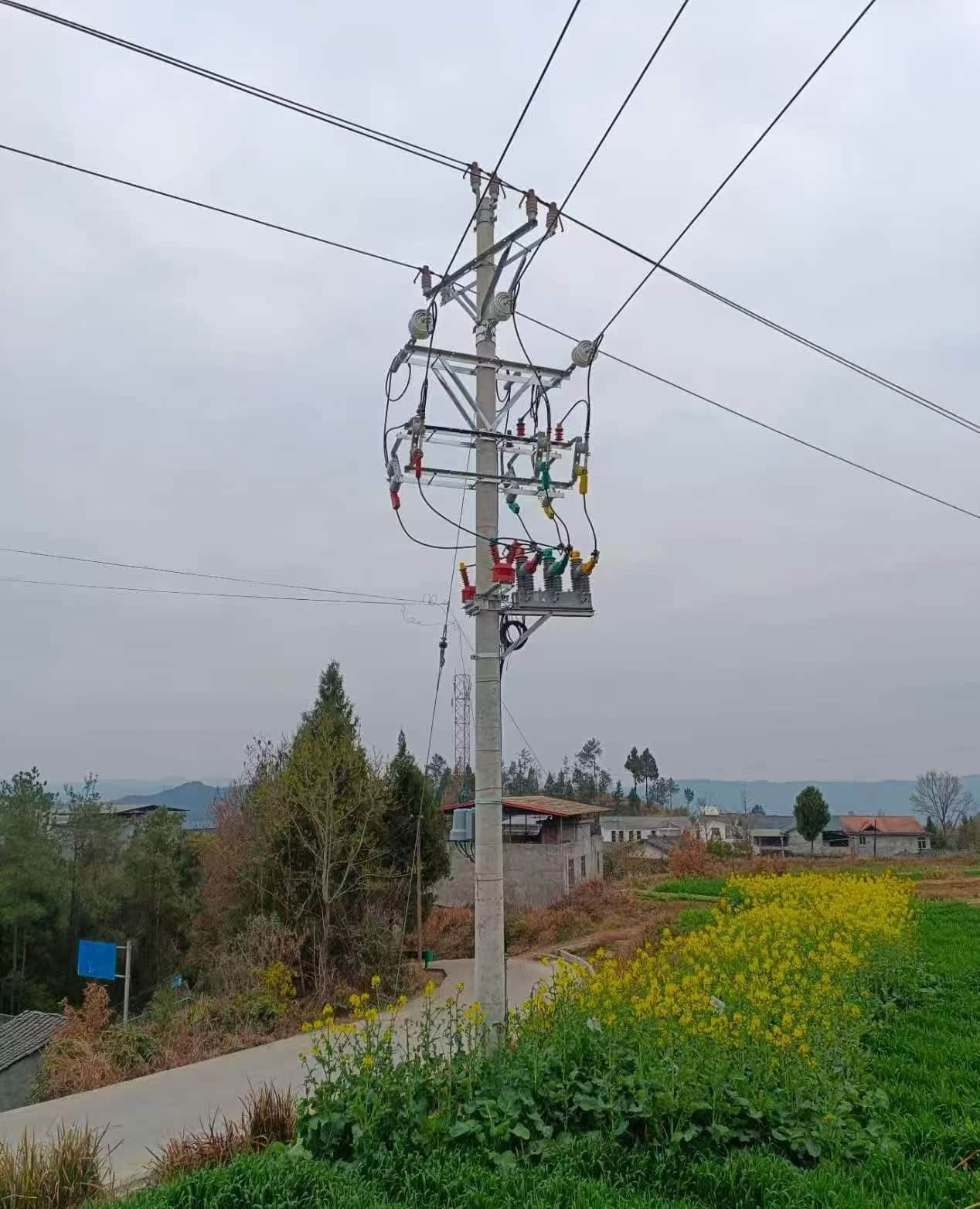 Medium Voltage Vacuum Circuit Breaker: Buyer’s Guide, Working Principle, Specs, and Maintenance Medium Voltage Vacuum Circuit Breaker: Buyer’s Guide, Working Principle, Specs, and Maintenance