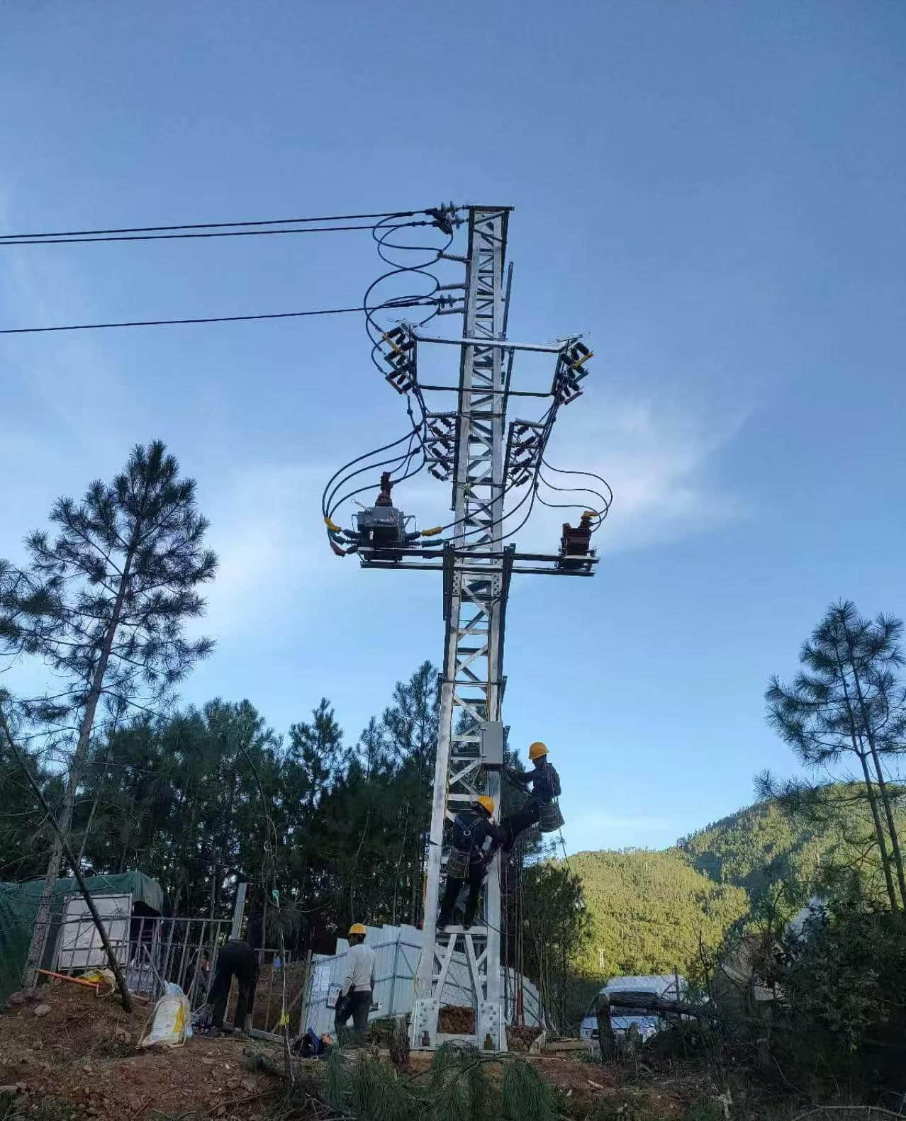 Medium Voltage Vacuum Circuit Breaker: Buyer’s Guide, Working Principle, Specs, and Maintenance Medium Voltage Vacuum Circuit Breaker: Buyer’s Guide, Working Principle, Specs, and Maintenance