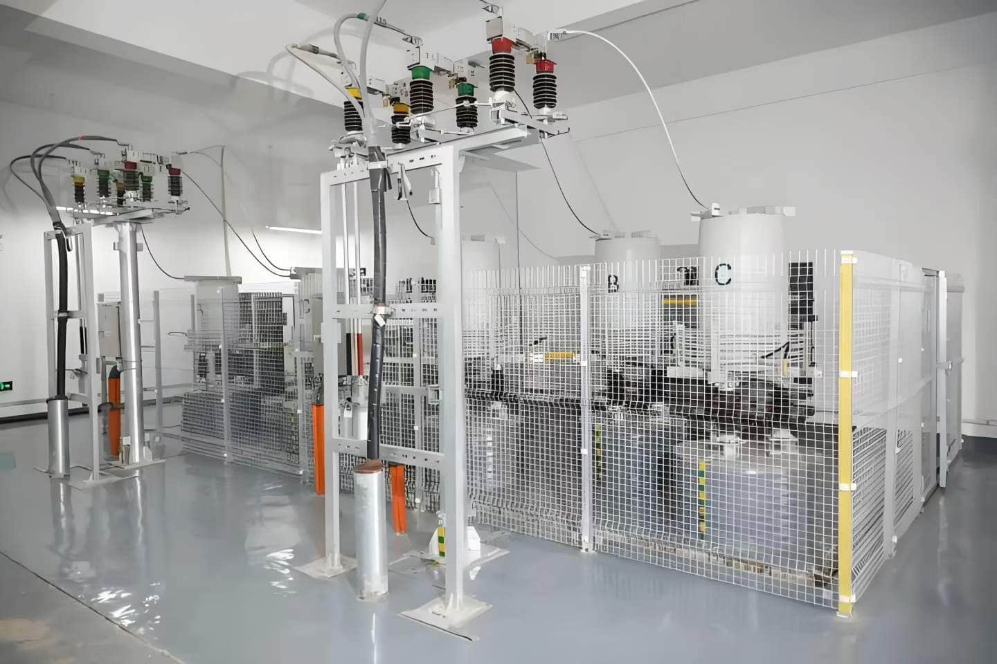 Medium Voltage Vacuum Circuit Breaker: Buyer’s Guide, Working Principle, Specs, and Maintenance Medium Voltage Vacuum Circuit Breaker: Buyer’s Guide, Working Principle, Specs, and Maintenance