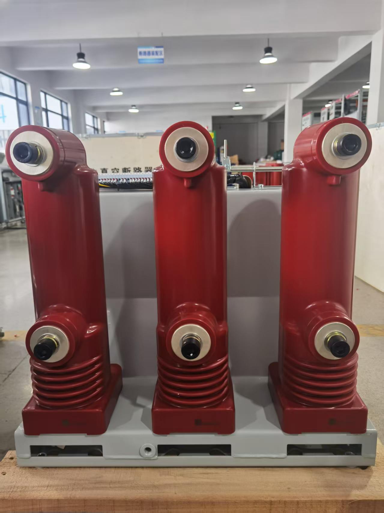 Why Do Most Ring Main Units Use Load Switches Instead of Vacuum Circuit Breakers?