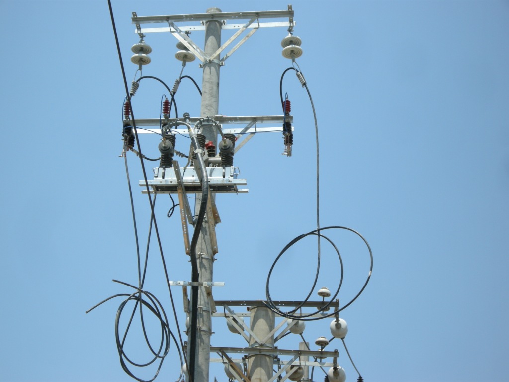Why a Vacuum Circuit Breaker Restrikes After Current Zero? Why a Vacuum Circuit Breaker Restrikes After Current Zero?